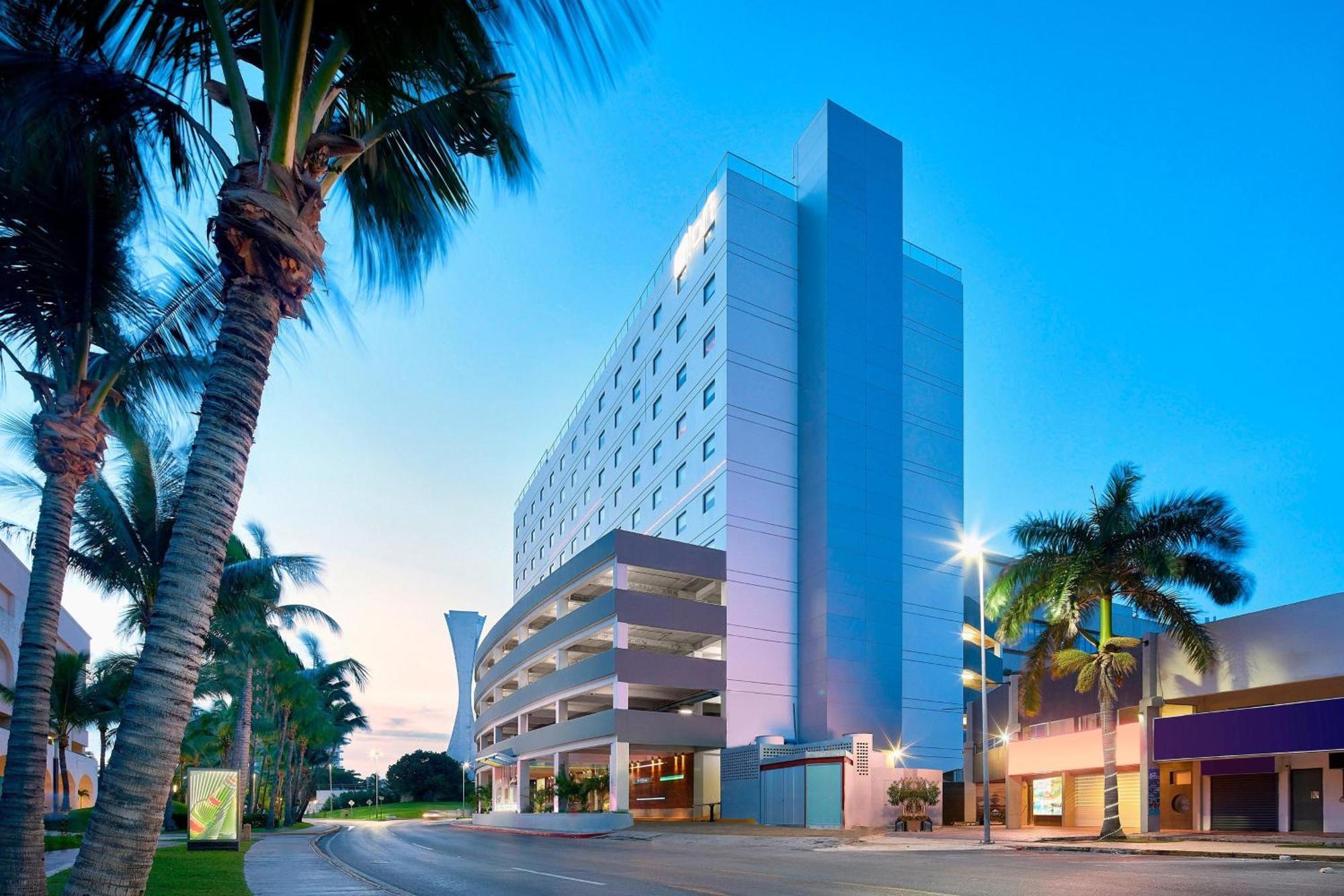 Renovated Aloft Канкун Экстерьер фото
